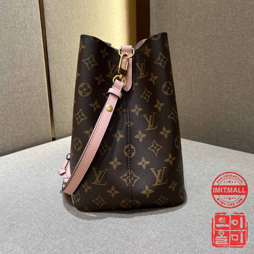 louis_vuitton_xxxxx_big_00004.jpg