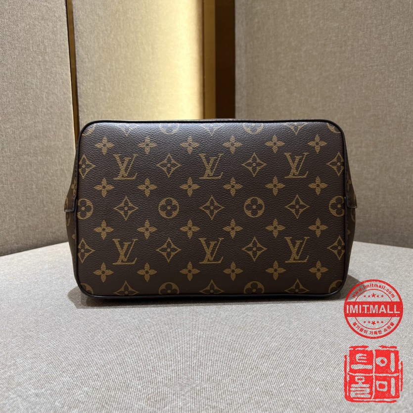 louis_vuitton_xxxxx_big_00005.jpg