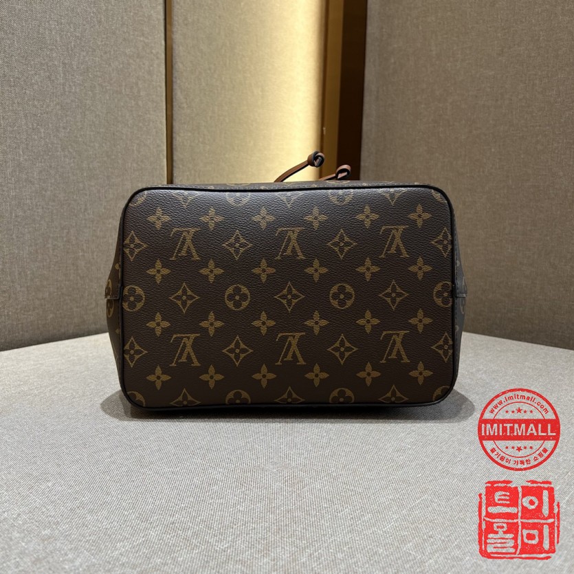 louis_vuitton_xxxxx_big_00005.jpg