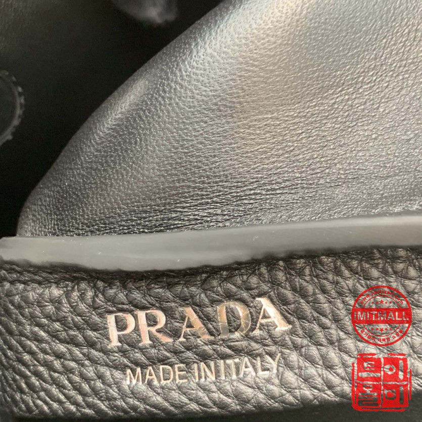 prada_xxxxx_big_00014.jpg