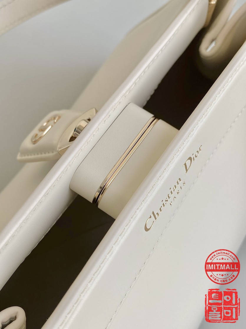 dior_xxxxx_big_00007.jpg