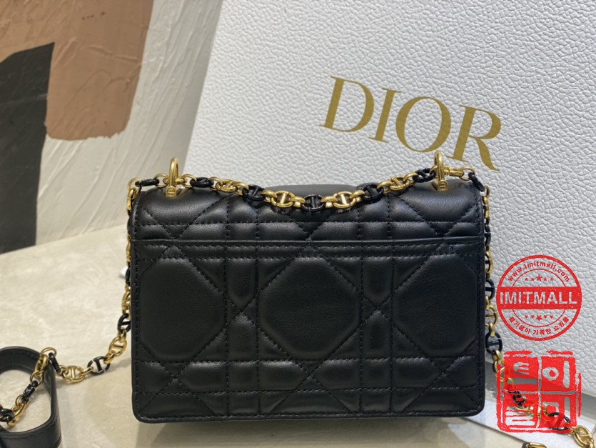 dior_xxxxx_big_00004.jpg