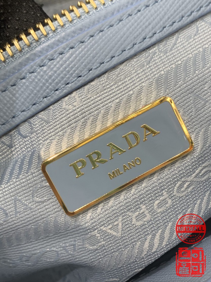 prada_xxxxx_big_00006.jpg