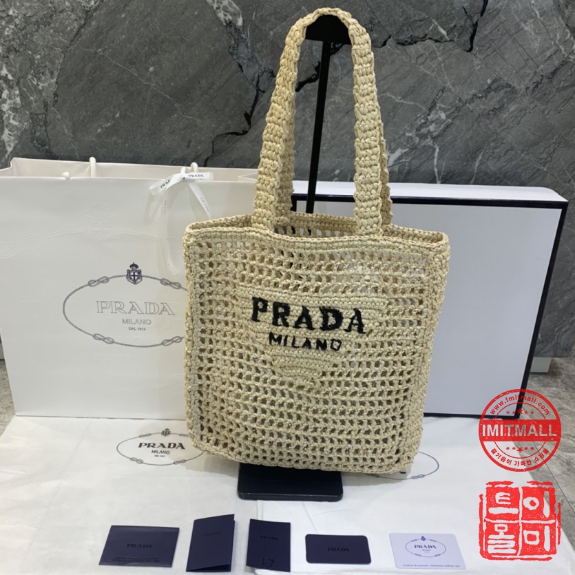 prada_xxxxx_big_00001.jpg