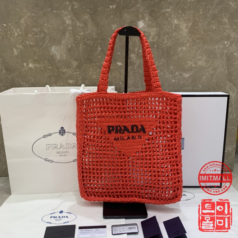 prada_xxxxx_big_00001.jpg