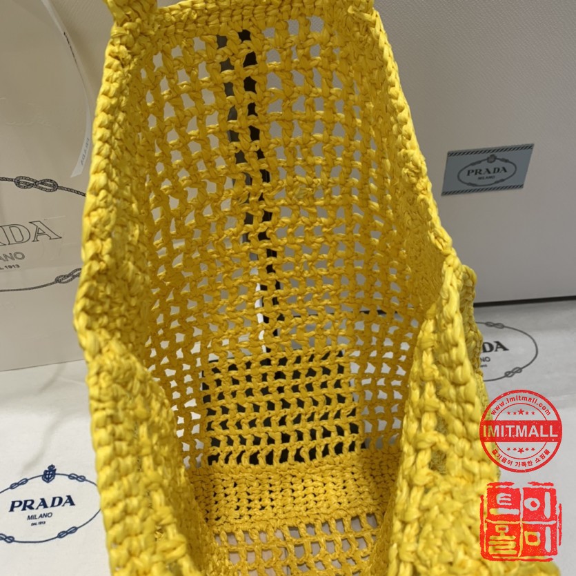 prada_xxxxx_big_00003.jpg
