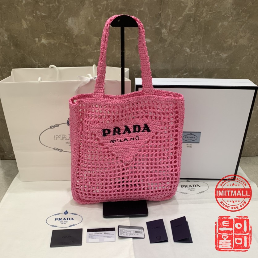 prada_xxxxx_big_00001.jpg