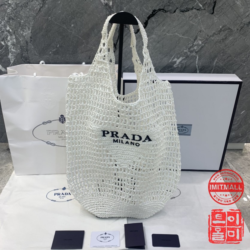 prada_xxxxx_big_00001.jpg