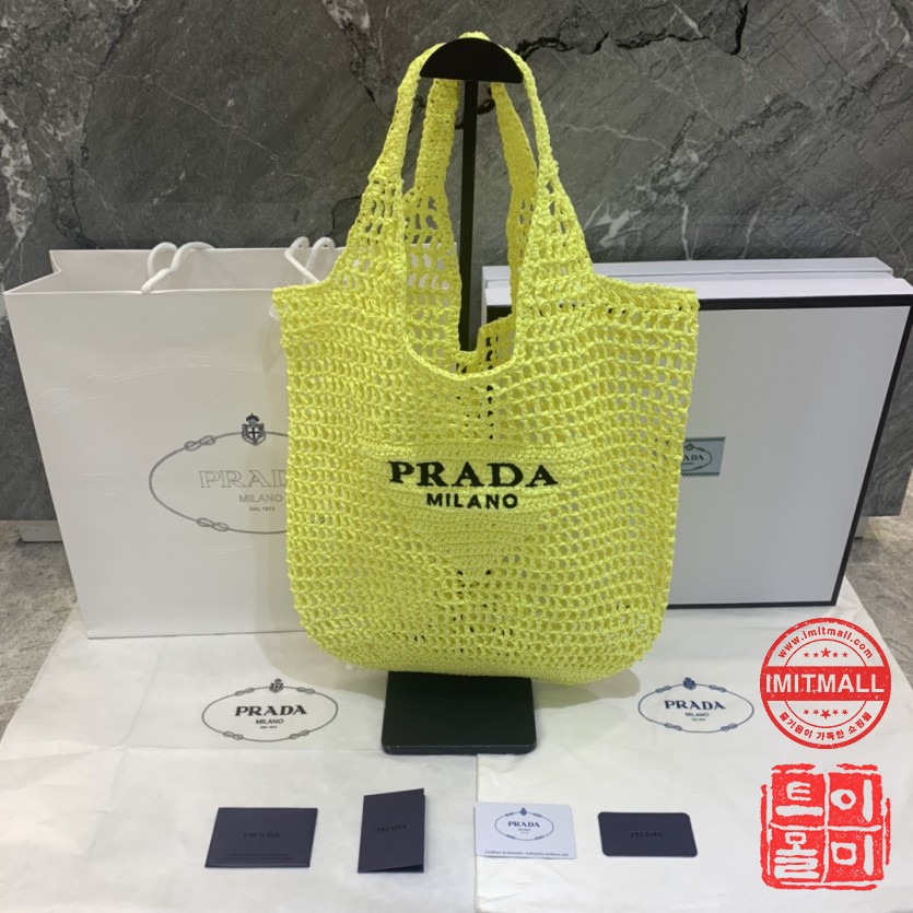 prada_xxxxx_big_00001.jpg