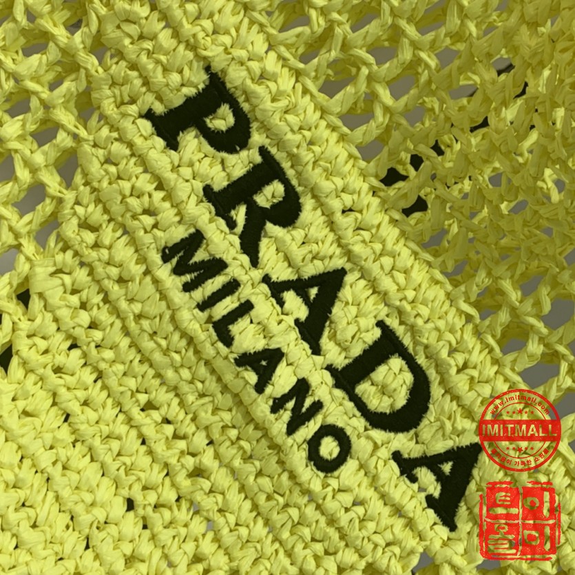 prada_xxxxx_big_00003.jpg