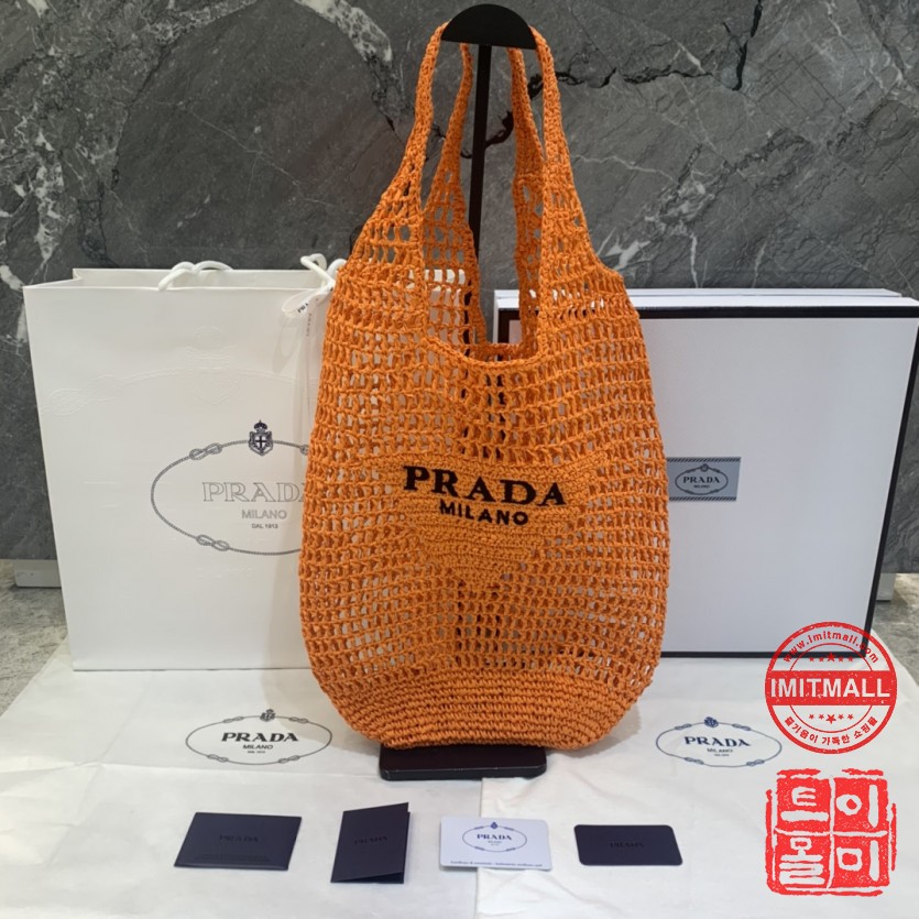 prada_xxxxx_big_00001.jpg