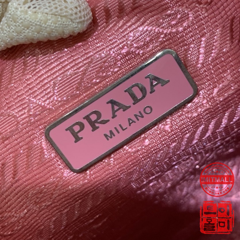 prada_xxxxx_big_00007.jpg