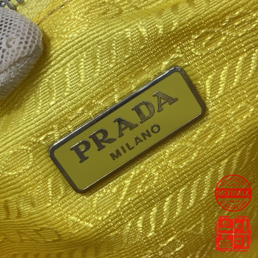 prada_xxxxx_big_00006.jpg