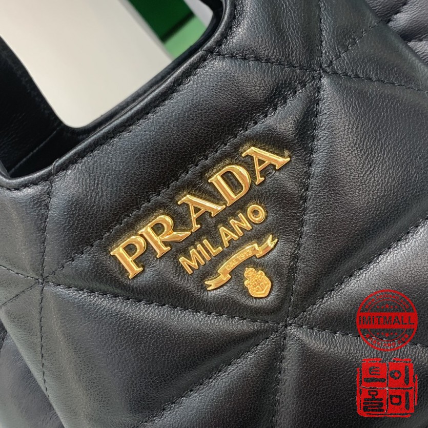 prada_xxxxx_big_00006.jpg