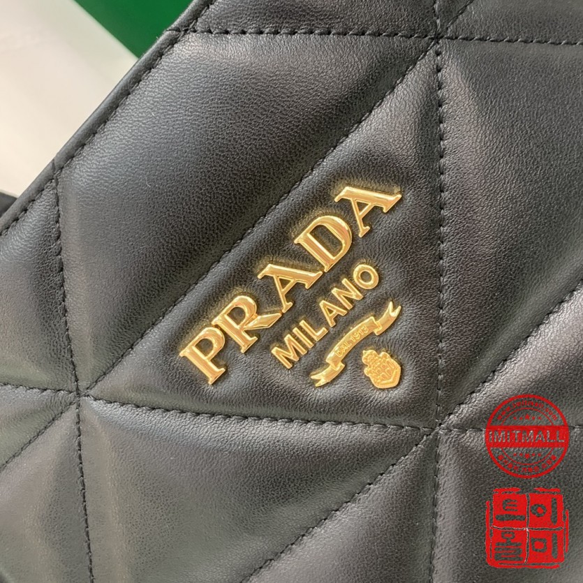 prada_xxxxx_big_00012.jpg