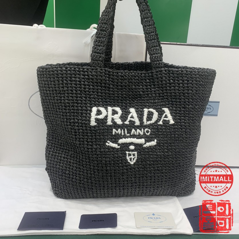 prada_xxxxx_big_00001.jpg