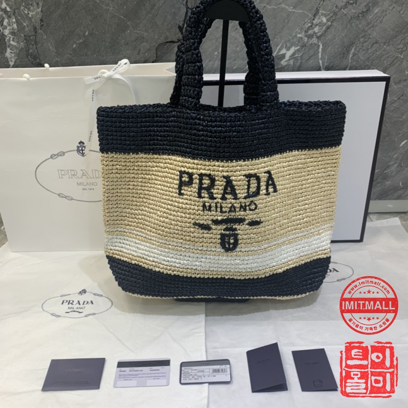 prada_xxxxx_big_00001.jpg