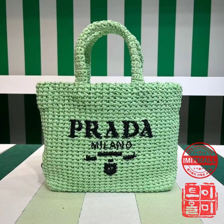 prada_xxxxx_big_00001.jpg