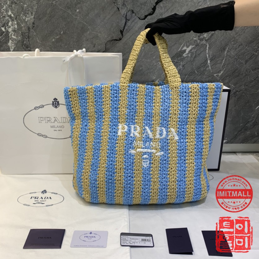 prada_xxxxx_big_00010.jpg