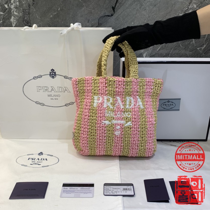 prada_xxxxx_big_00001.jpg