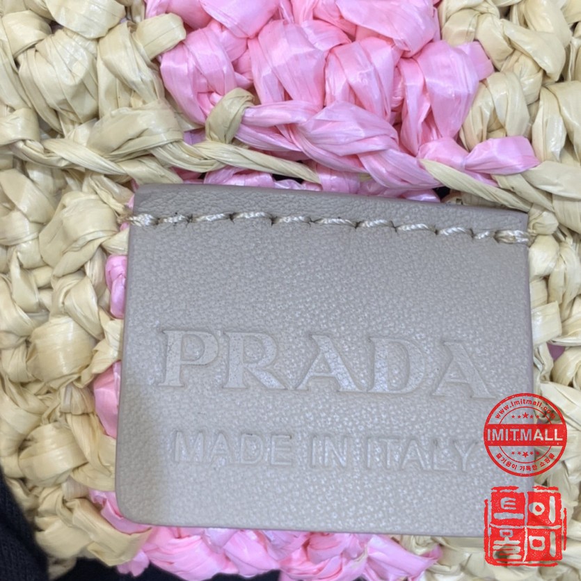 prada_xxxxx_big_00009.jpg