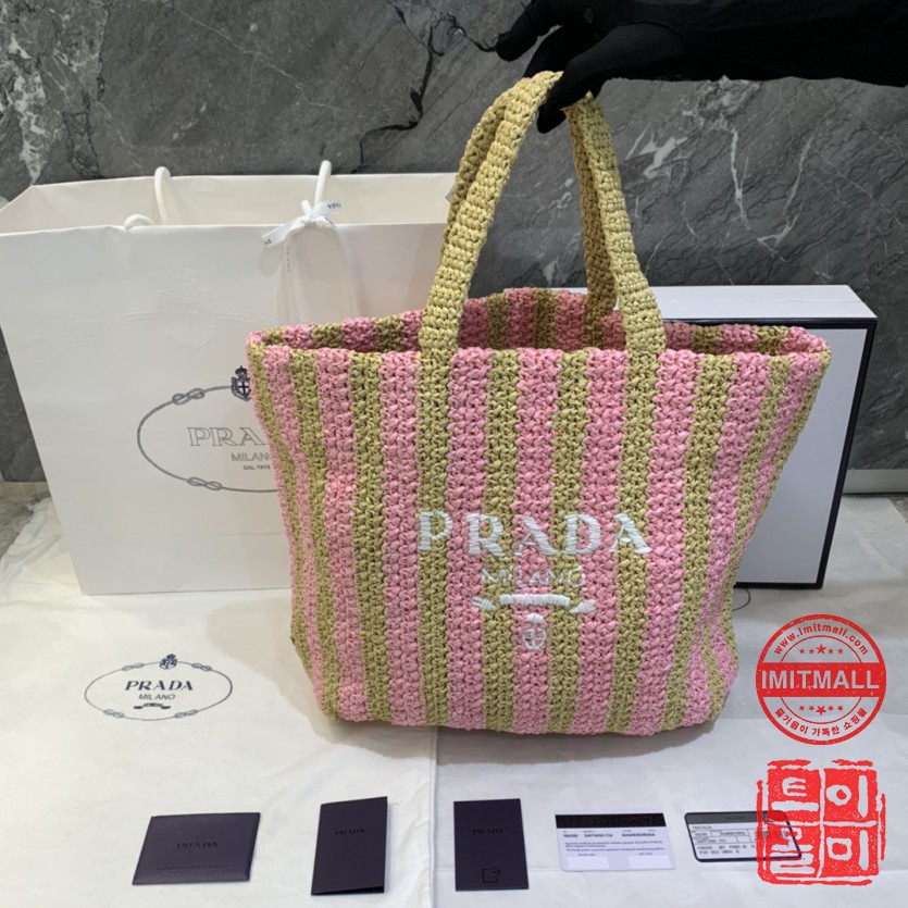 prada_xxxxx_big_00010.jpg