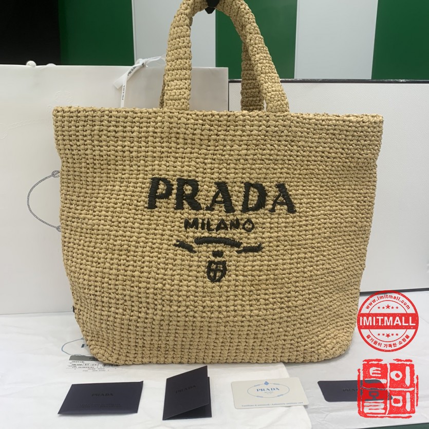 prada_xxxxx_big_00010.jpg