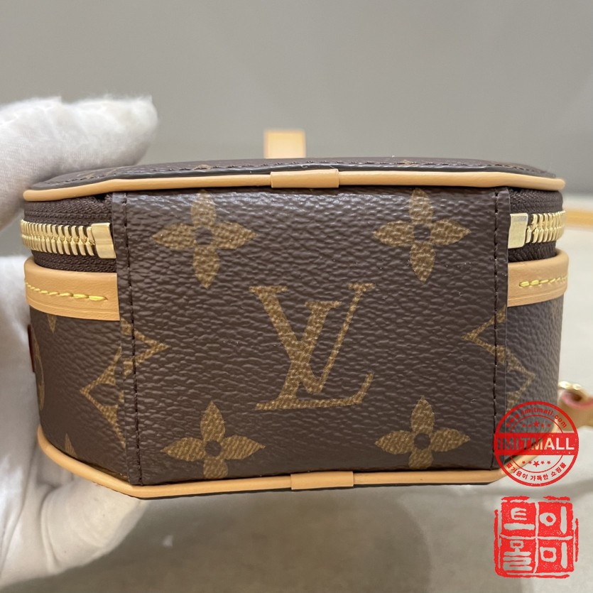 louis_vuitton_xxxxx_big_00003.jpg