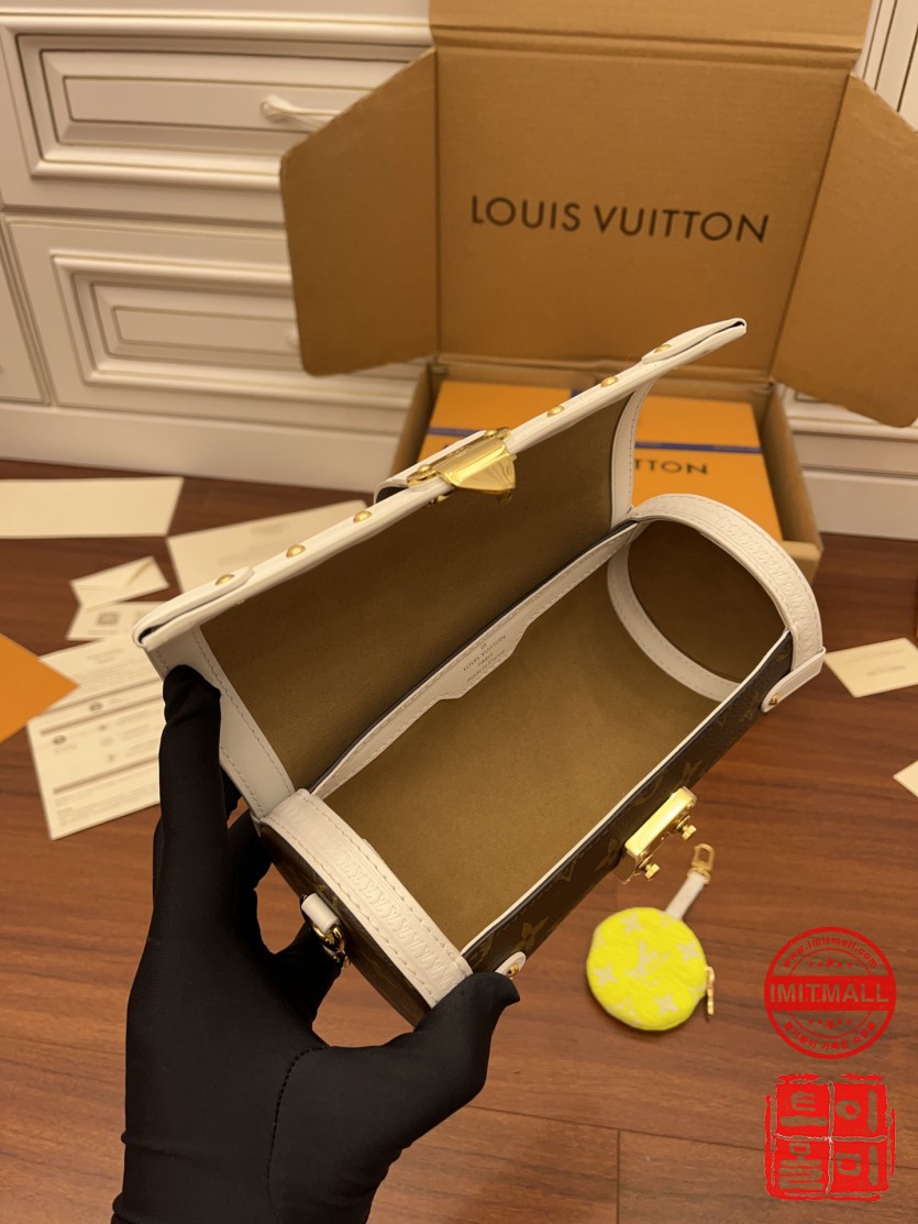 louis_vuitton_xxxxx_big_00011.jpg
