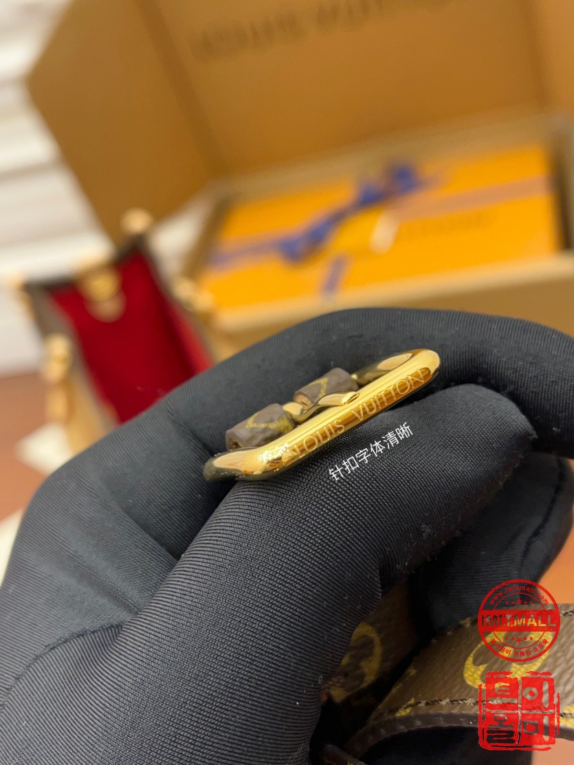 louis_vuitton_xxxxx_big_00005.jpg