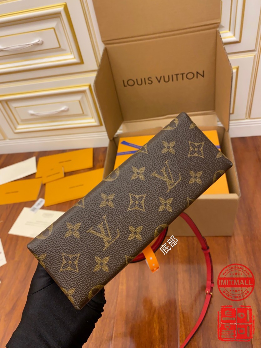 louis_vuitton_xxxxx_big_00009.jpg