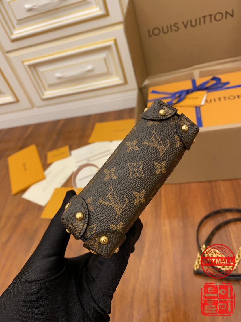 louis_vuitton_xxxxx_big_00010.jpg