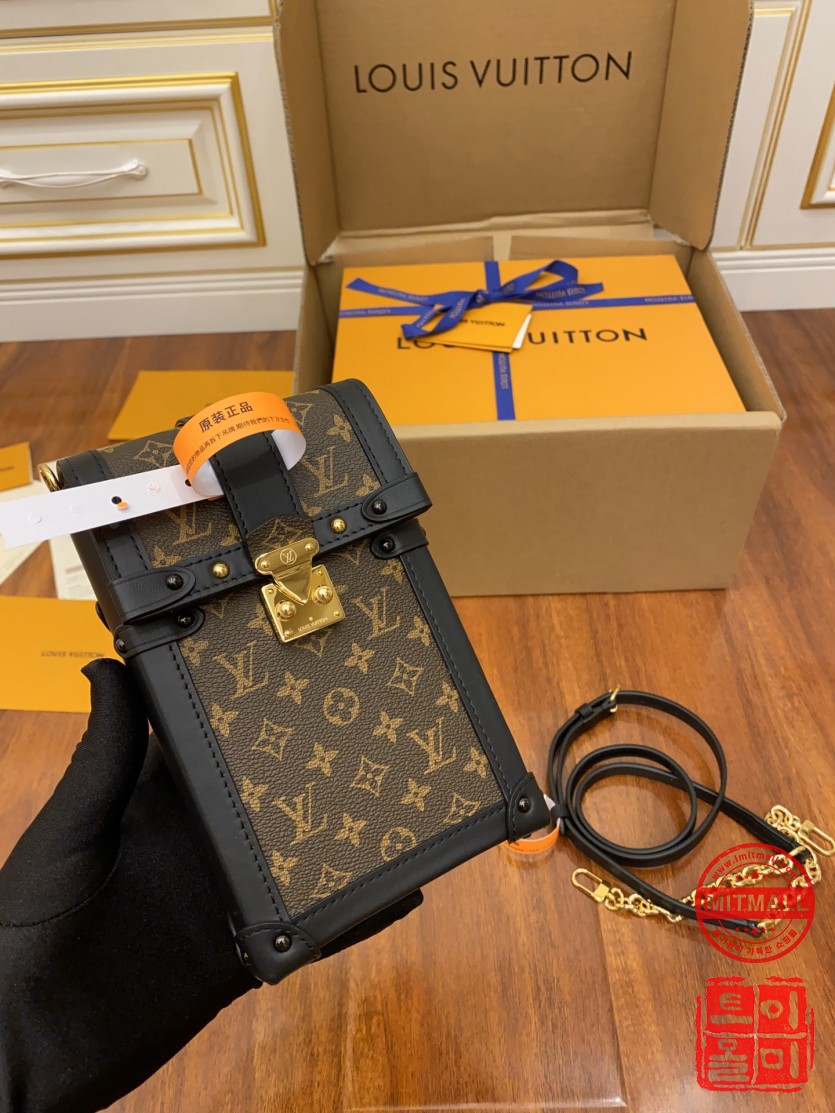 louis_vuitton_xxxxx_big_00001.jpg