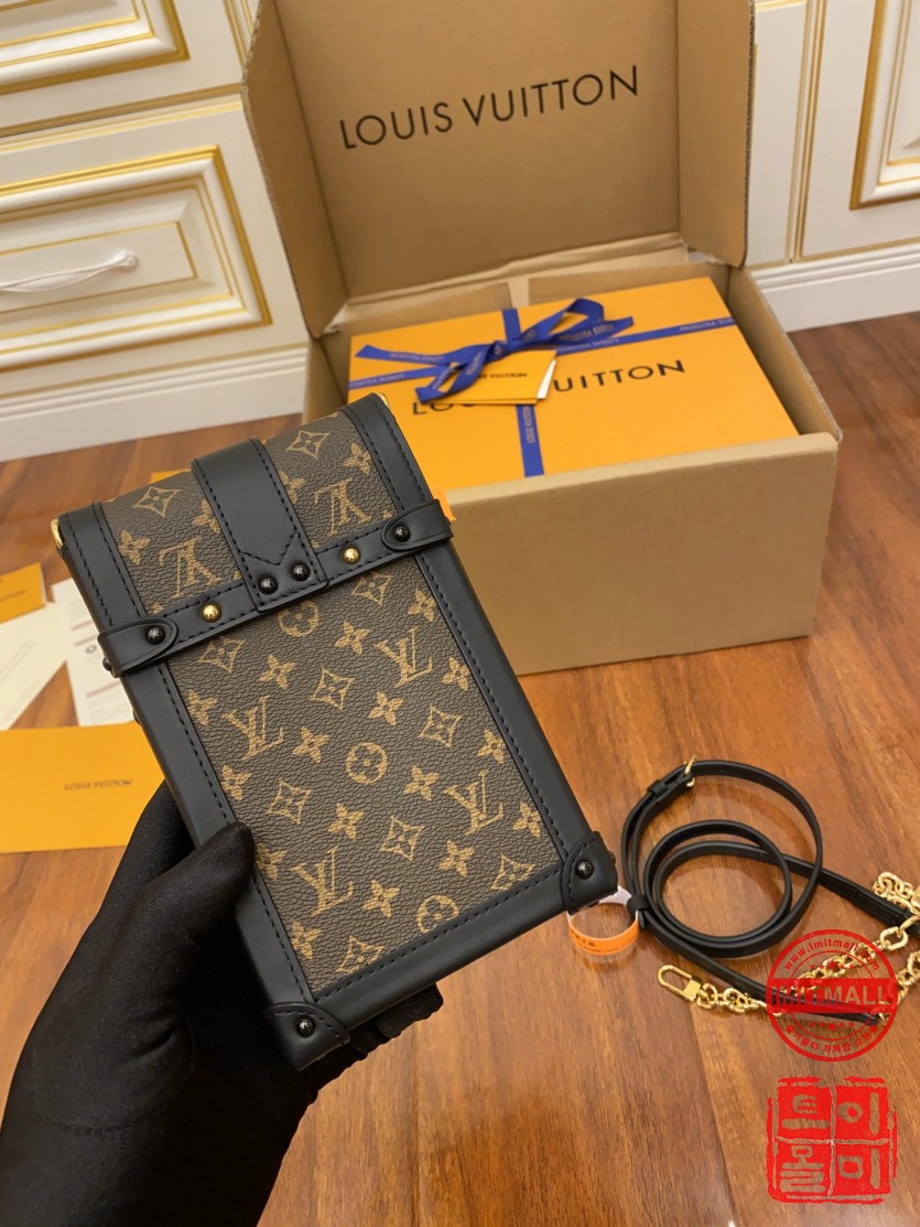 louis_vuitton_xxxxx_big_00012.jpg