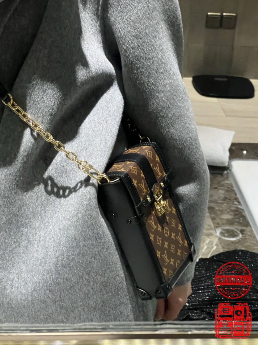 louis_vuitton_xxxxx_big_00016.jpg