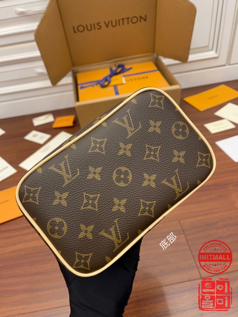 louis_vuitton_xxxxx_big_00009.jpg