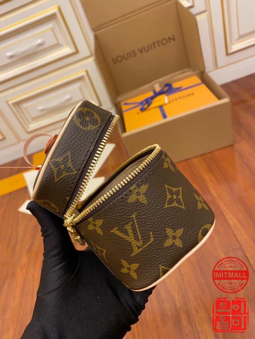 louis_vuitton_xxxxx_big_00007.jpg
