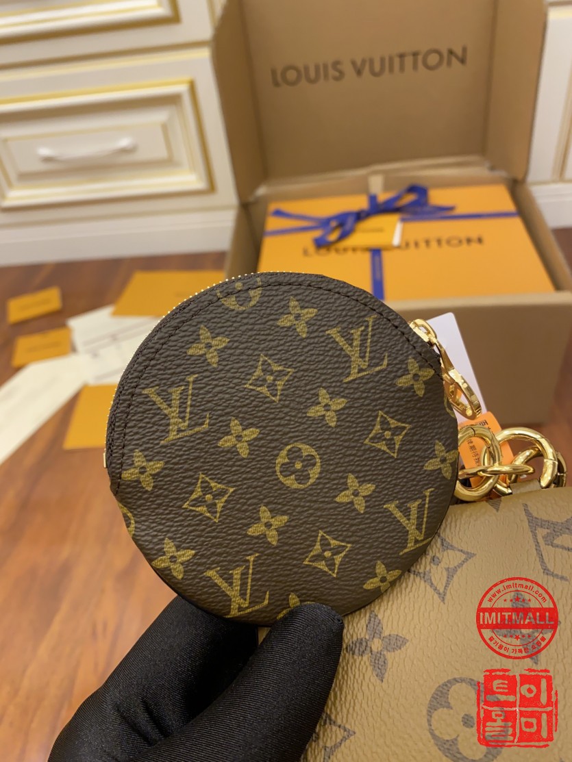 louis_vuitton_xxxxx_big_00018.jpg