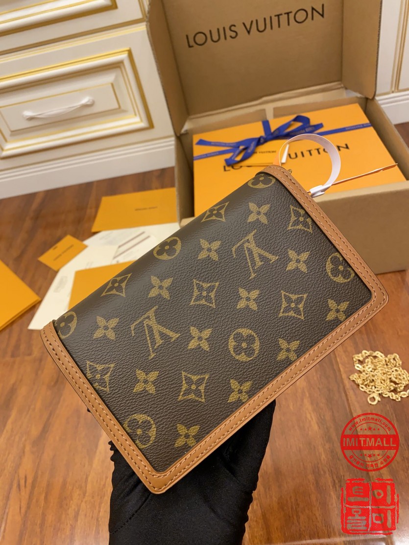 louis_vuitton_xxxxx_big_00005.jpg