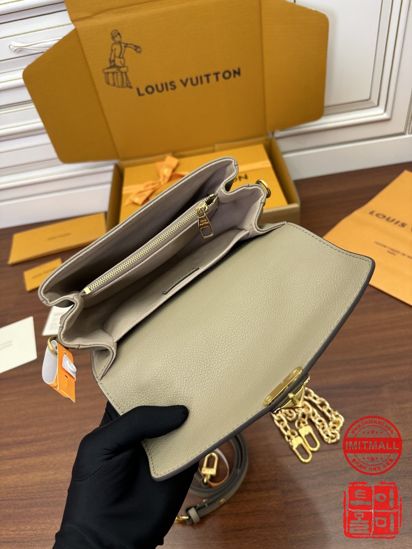 louis_vuitton_xxxxx_big_00010.jpg