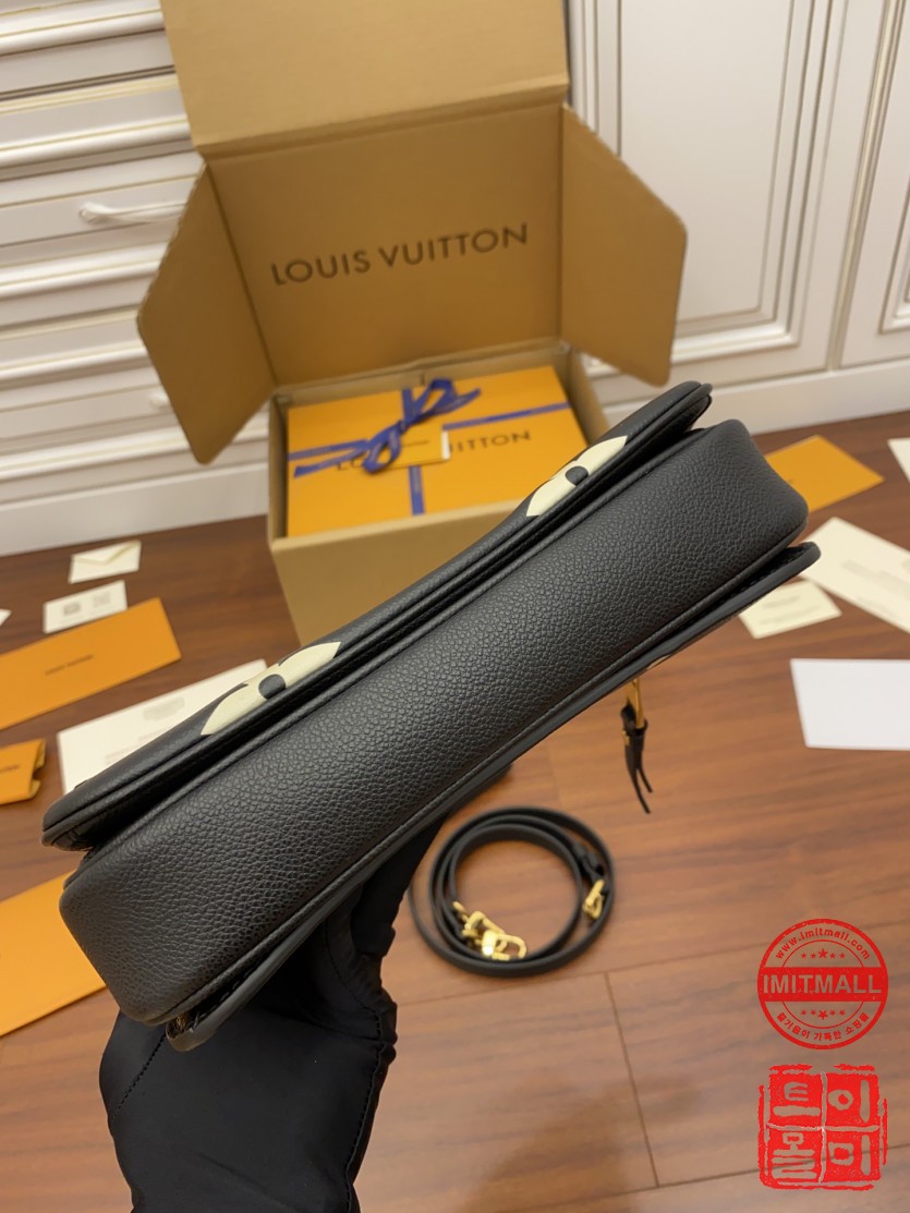 louis_vuitton_xxxxx_big_00010.jpg