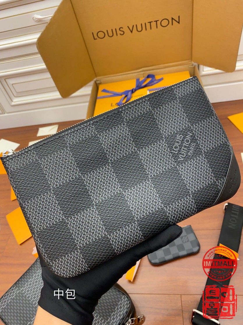 louis_vuitton_xxxxx_big_00009.jpg