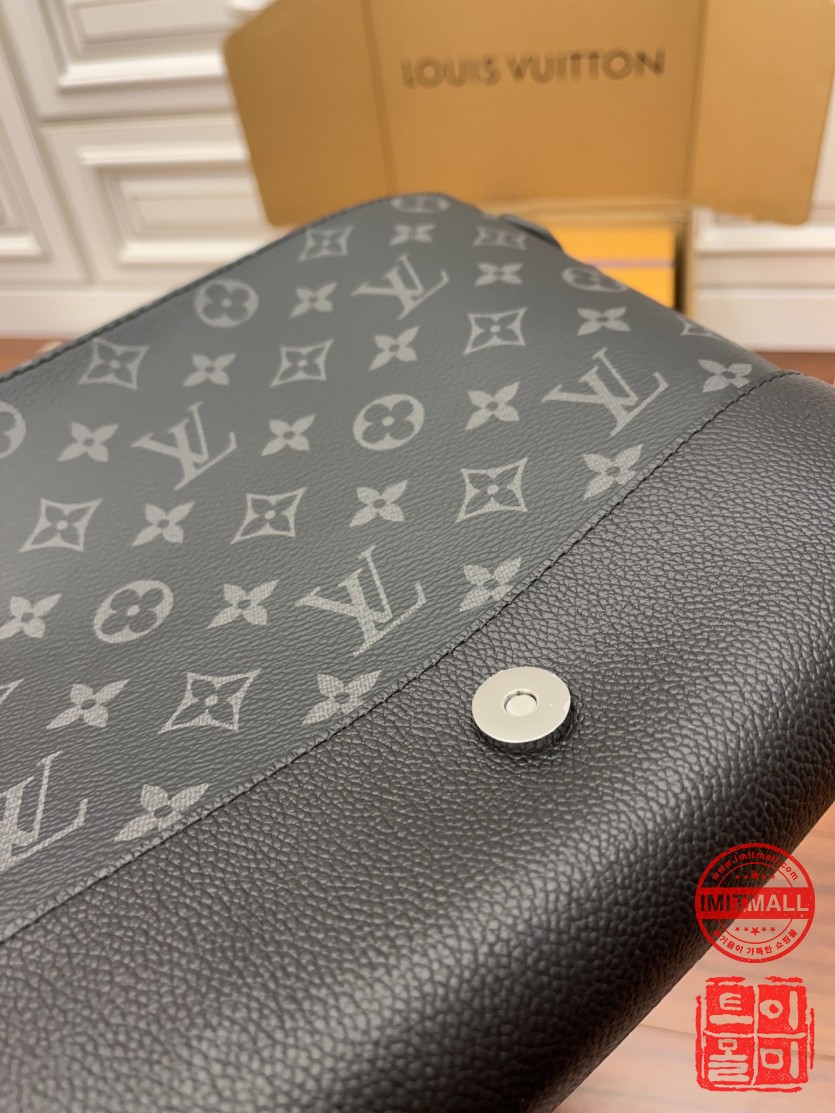 louis_vuitton_xxxxx_big_00009.jpg