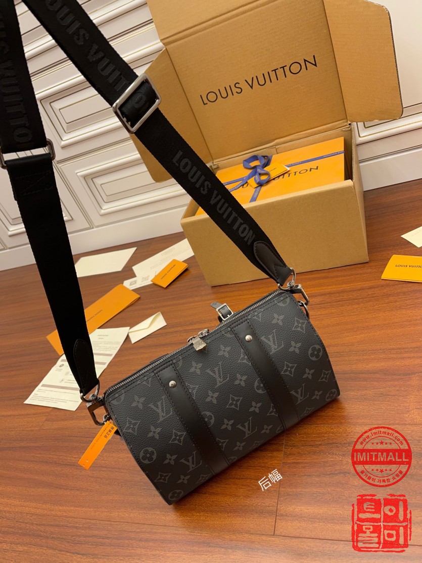 louis_vuitton_xxxxx_big_00003.jpg