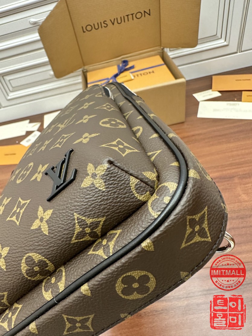 louis_vuitton_xxxxx_big_00010.jpg