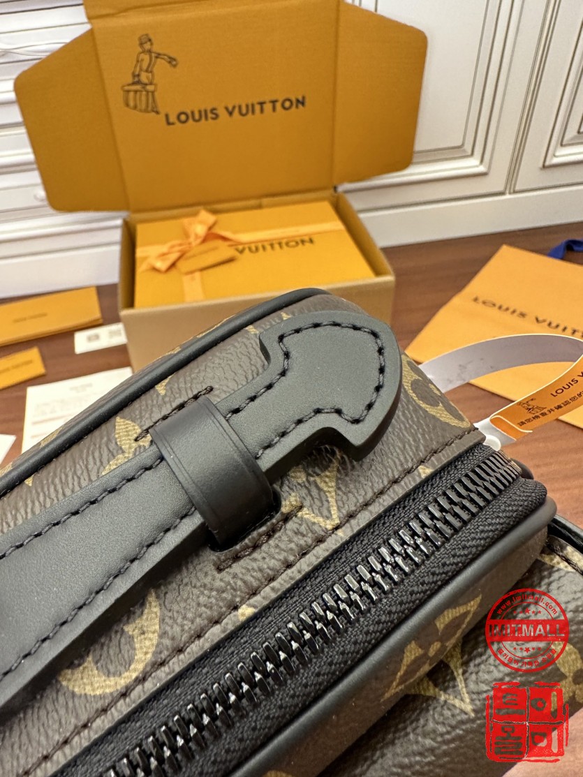 louis_vuitton_xxxxx_big_00009.jpg