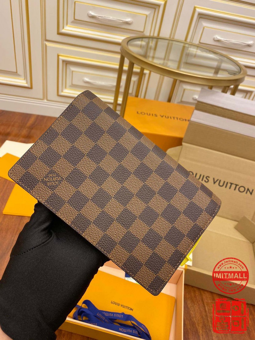 louis_vuitton_xxxxx_big_00009.jpg