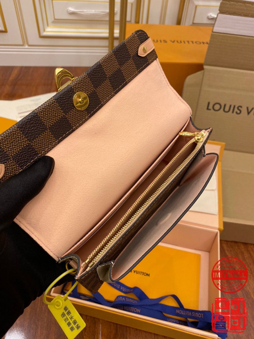 louis_vuitton_xxxxx_big_00005.jpg