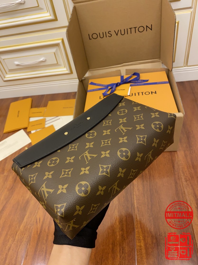 louis_vuitton_xxxxx_big_00008.jpg
