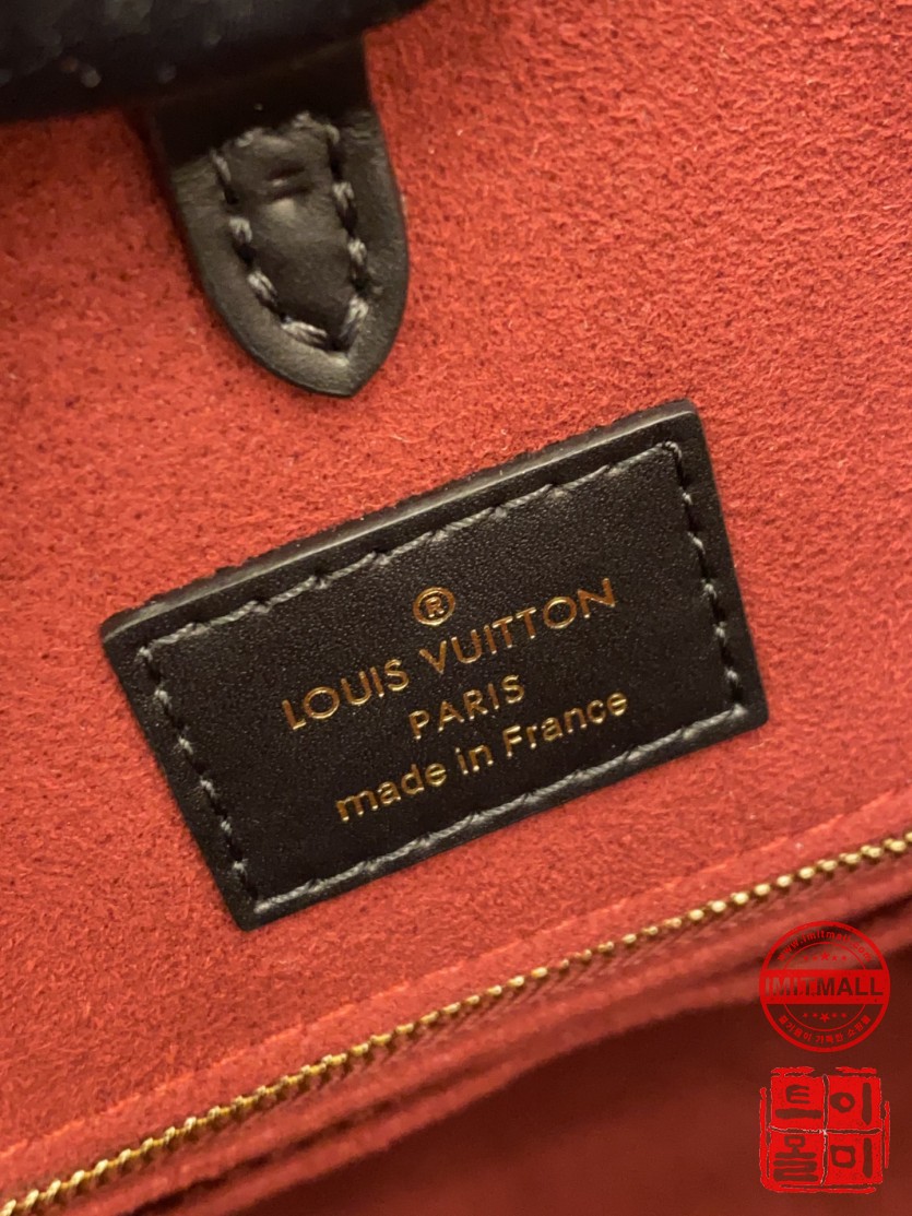 louis_vuitton_xxxxx_big_00013.jpg